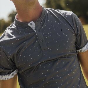 Primo Golf Apparel Blade Collar Polo Shirt with Geometric Triangle Print Size XL